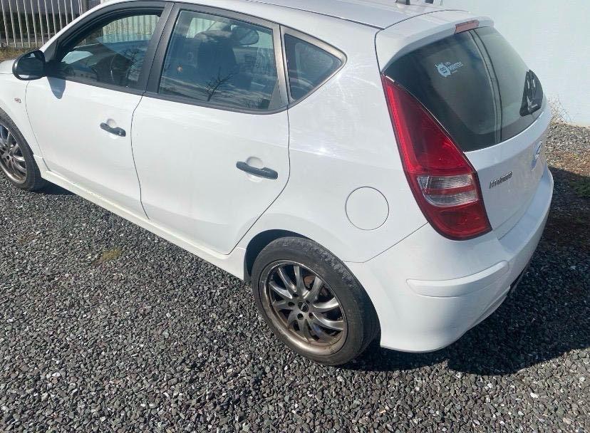 Hyundai i30 2011 — photo 6