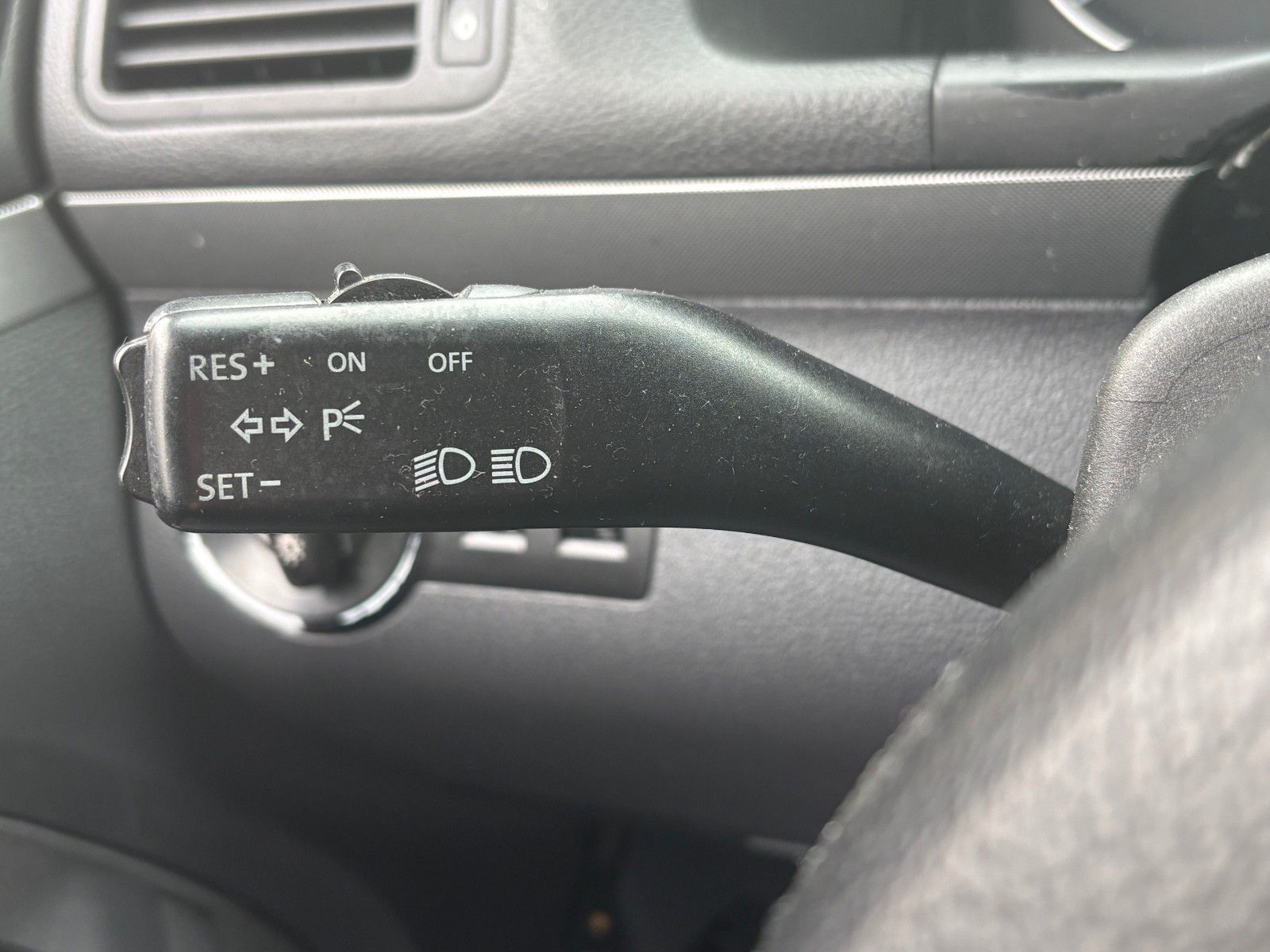 Fahrzeugabbildung Volkswagen Touran Trendline 1.9 TDI Navi SHZ AHK Klima