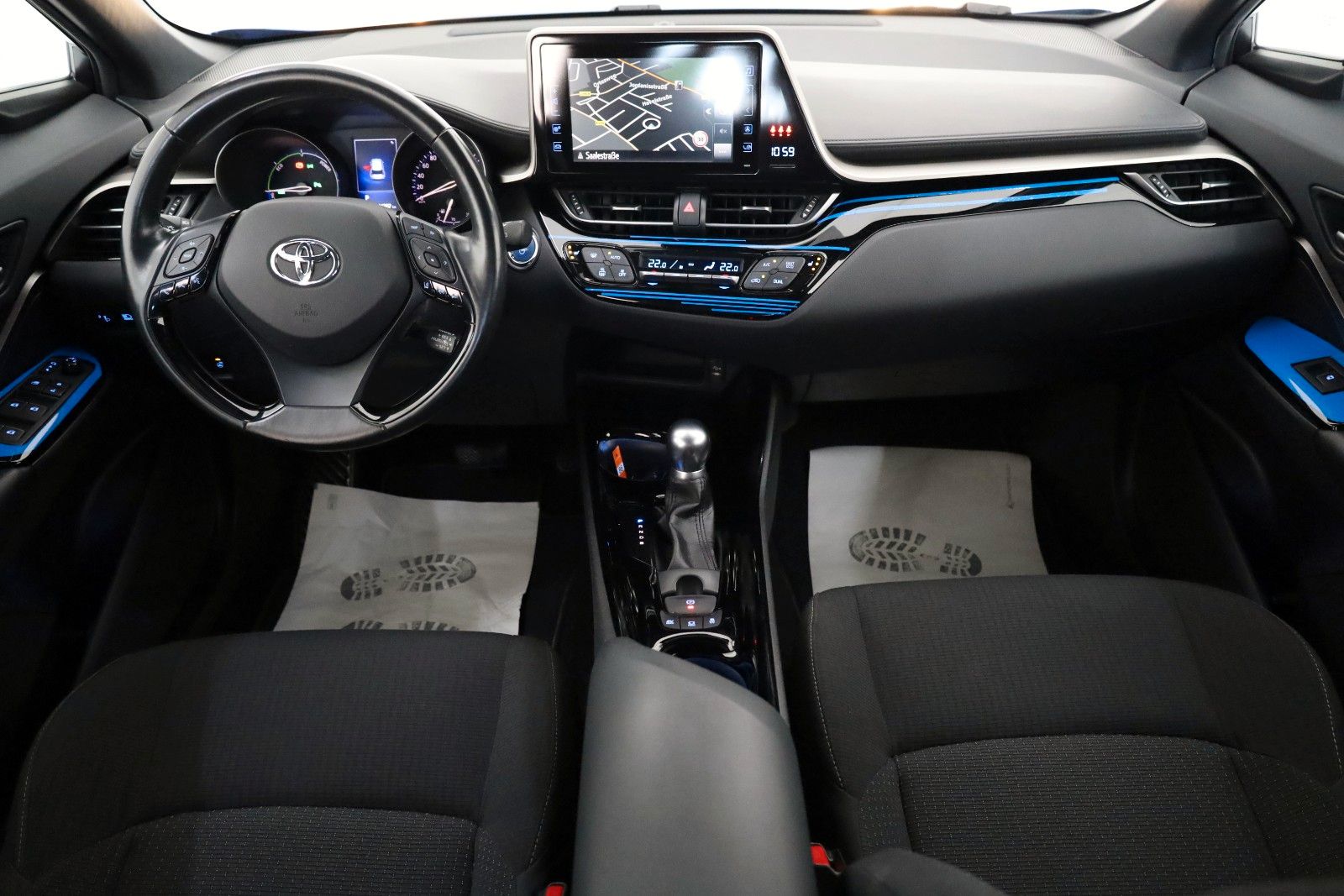 Fahrzeugabbildung Toyota C-HR Hybrid Team D Navi,Kamera,SH,PDC