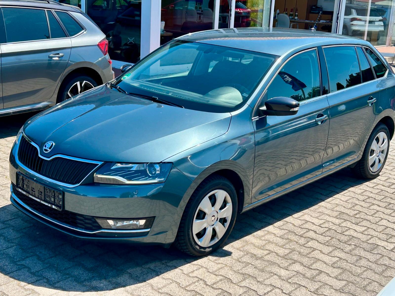 Skoda Rapid Spaceback Style 8xRad Xenon HU/Insp neu