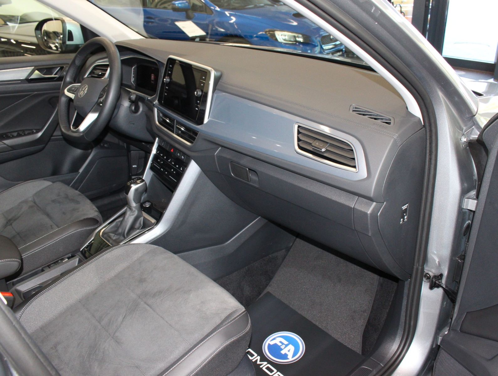 Fahrzeugabbildung Volkswagen T-Roc 1.5 TSI DSG Style*PNRM*Navi*Kamera