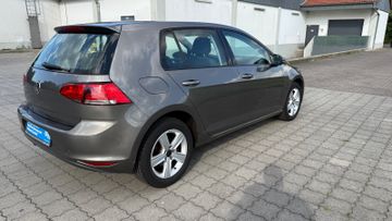 Volkswagen Golf - 6