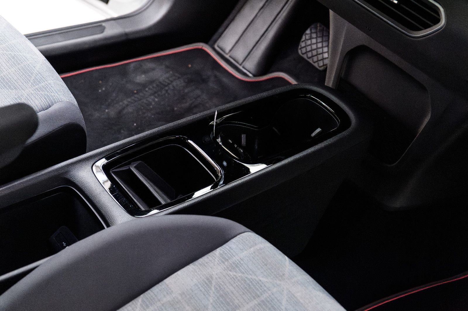 Fahrzeugabbildung Volkswagen ID.3 Pure Performance LED+NAVI+PDC+APP+GJ-REIFEN