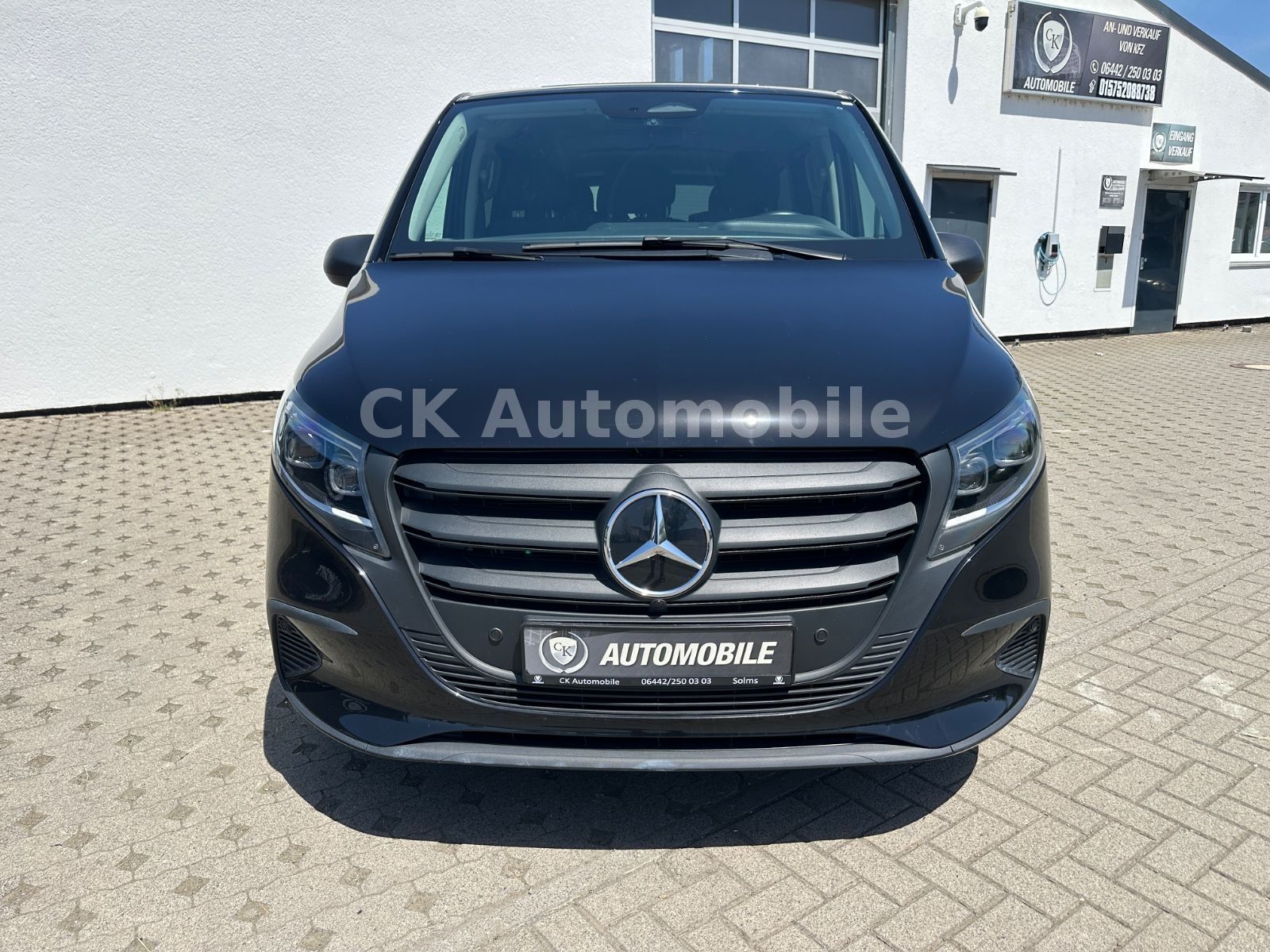 Fahrzeugabbildung Mercedes-Benz Vito Tourer 119 PRO lang/9 Sitze/Navi/LED/Kamera