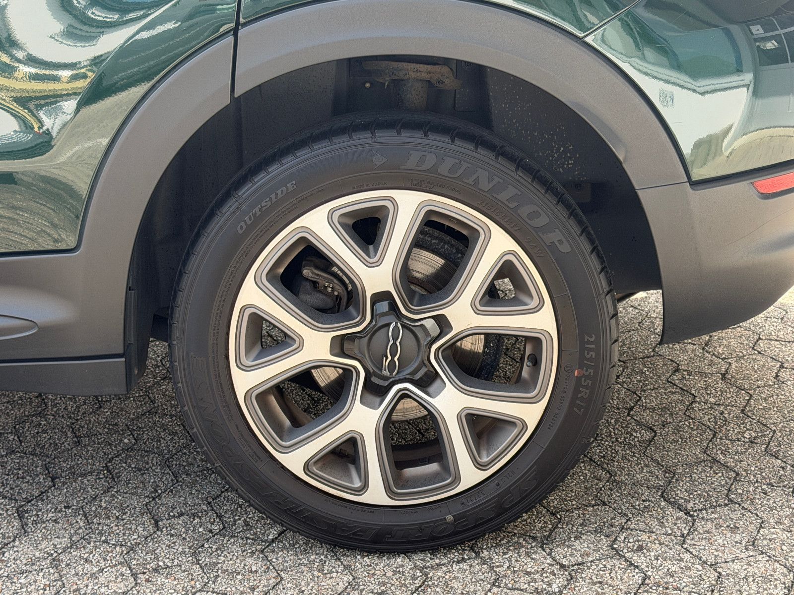 Fahrzeugabbildung Fiat 500X Cross/ UConnect / Fahrassistenz/Design-Kit