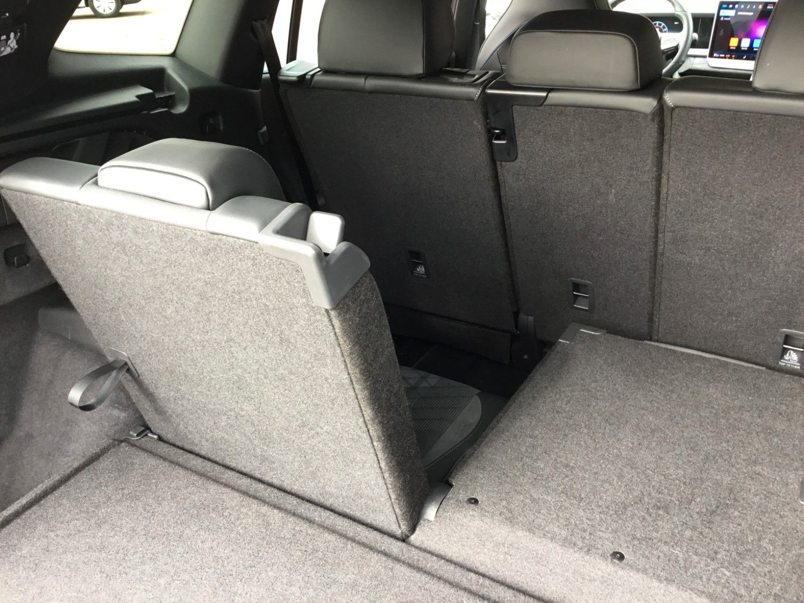 Fahrzeugabbildung Volkswagen Tayron 2.0 TSI DSG 4M R-Line+7S+Pano+AHK+Headup