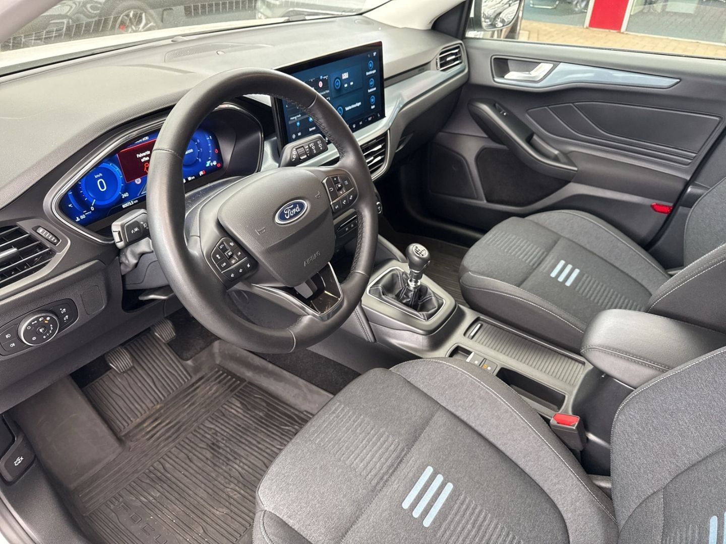 Fahrzeugabbildung Ford Focus Turnier Active X B&O Kamera Winterpaket