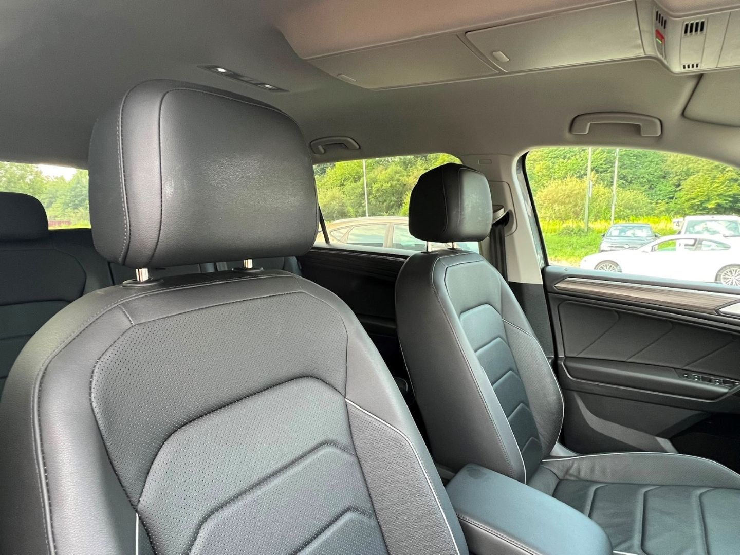 Tiguan Allspace 2.0TDI DSG - APP*LEDER*7SITZ*1HD