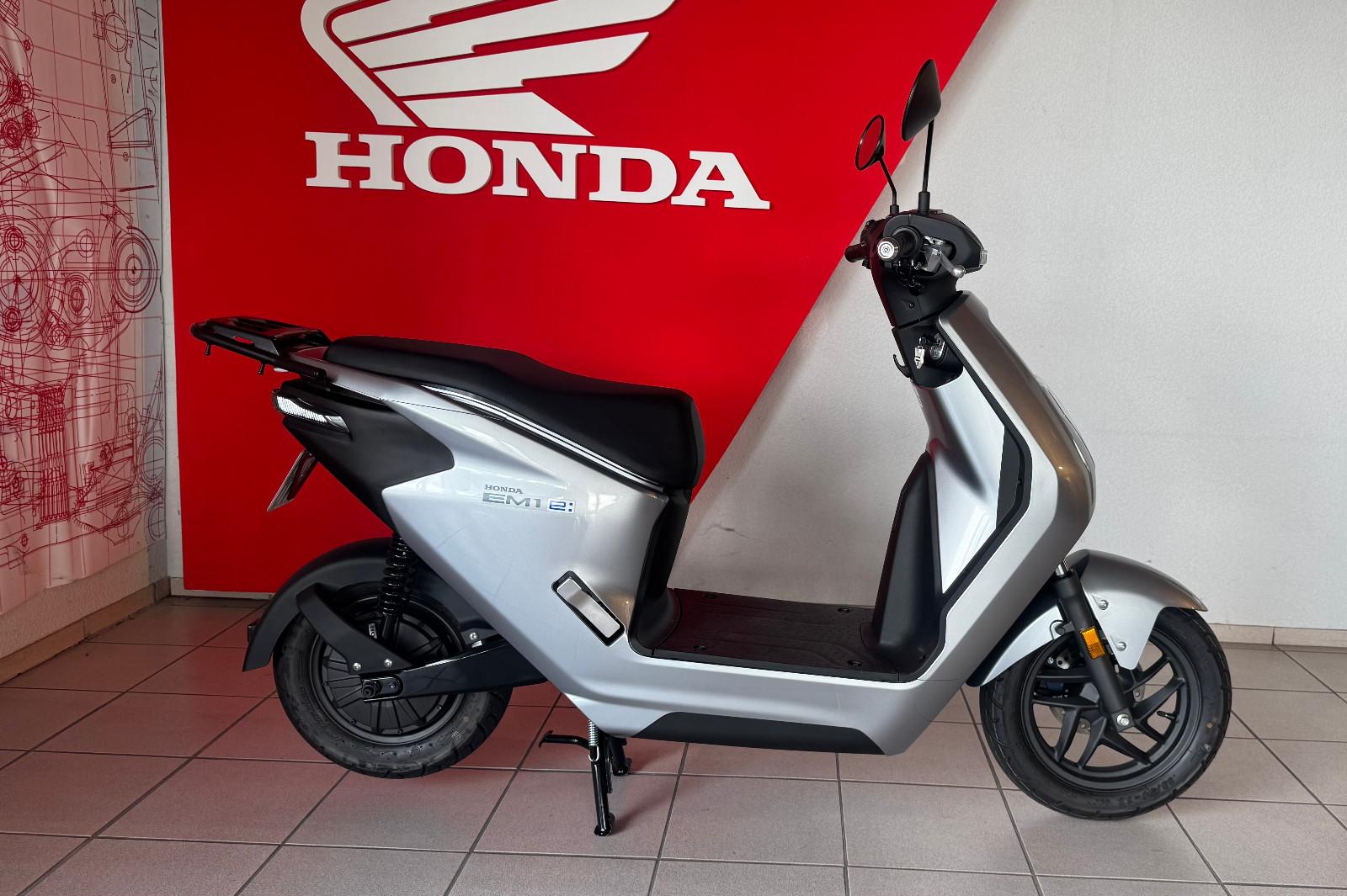 Honda EM 1 e:  Elektroroller 2024 Vorführer