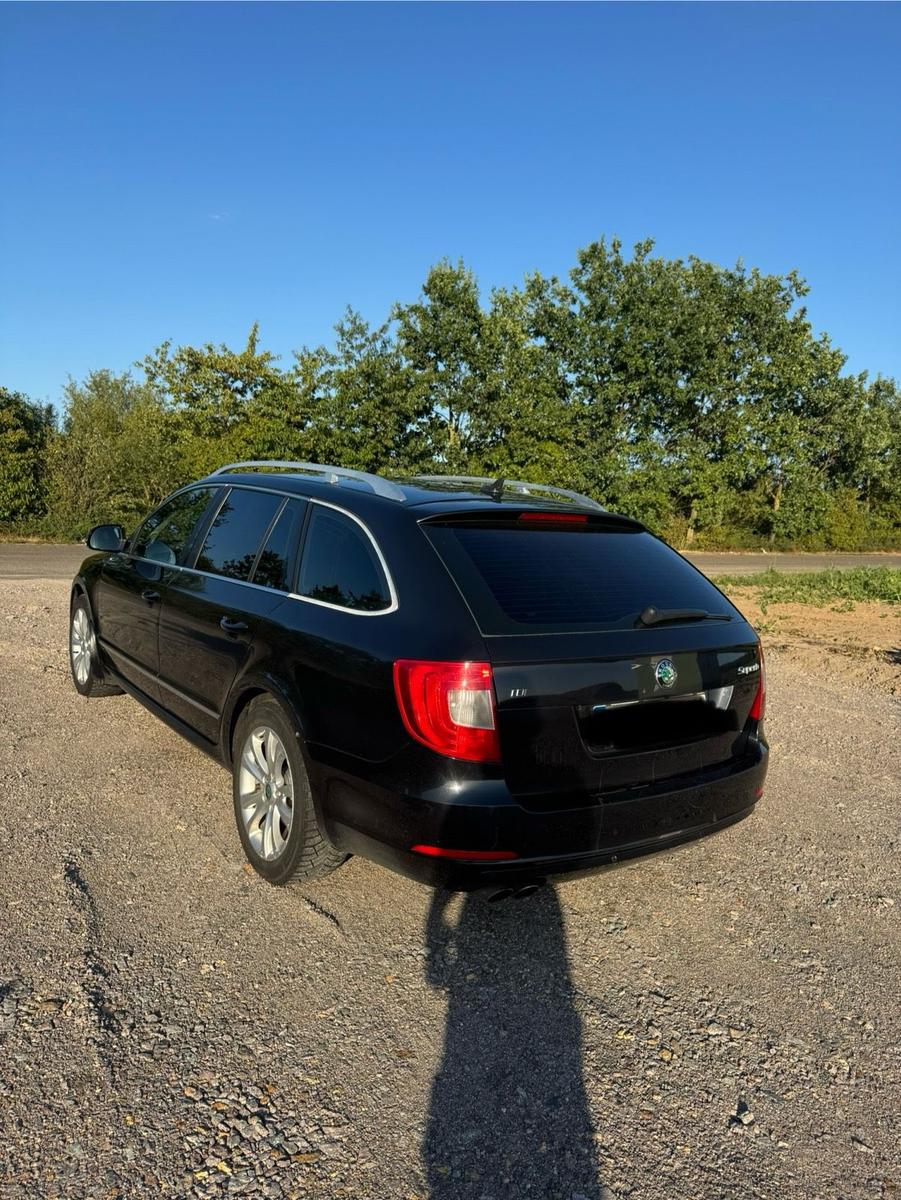 Skoda Superb 2012 — engine 140 HP (103kW)