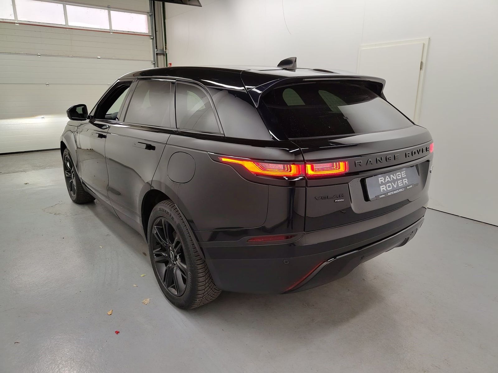 LAND ROVER Range Rover Velar  P400e S Pano Winter Black – Bild 2