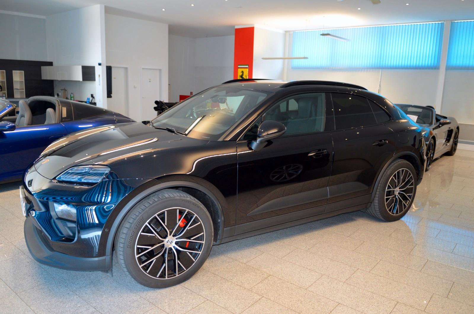 Porsche Macan Electric 4S / Luft / AHK / BOSE / HA-Lenk