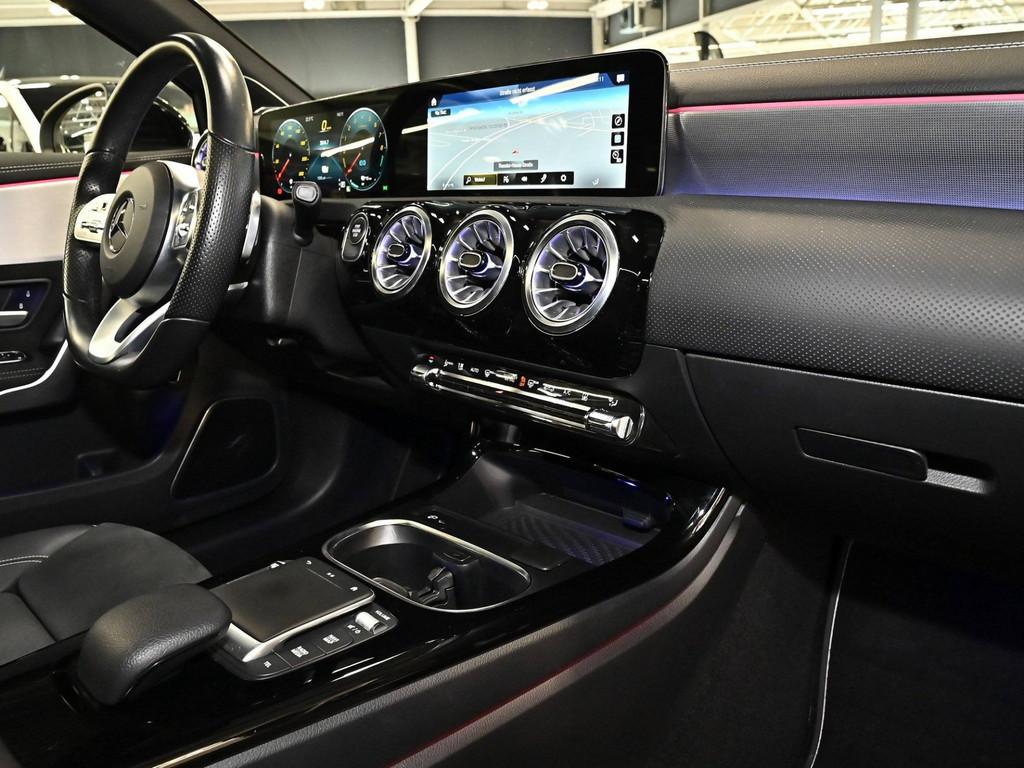 Mercedes-Benz A 250 e Lim AMG Line NIGHT PANO LED NAVI KAMERA