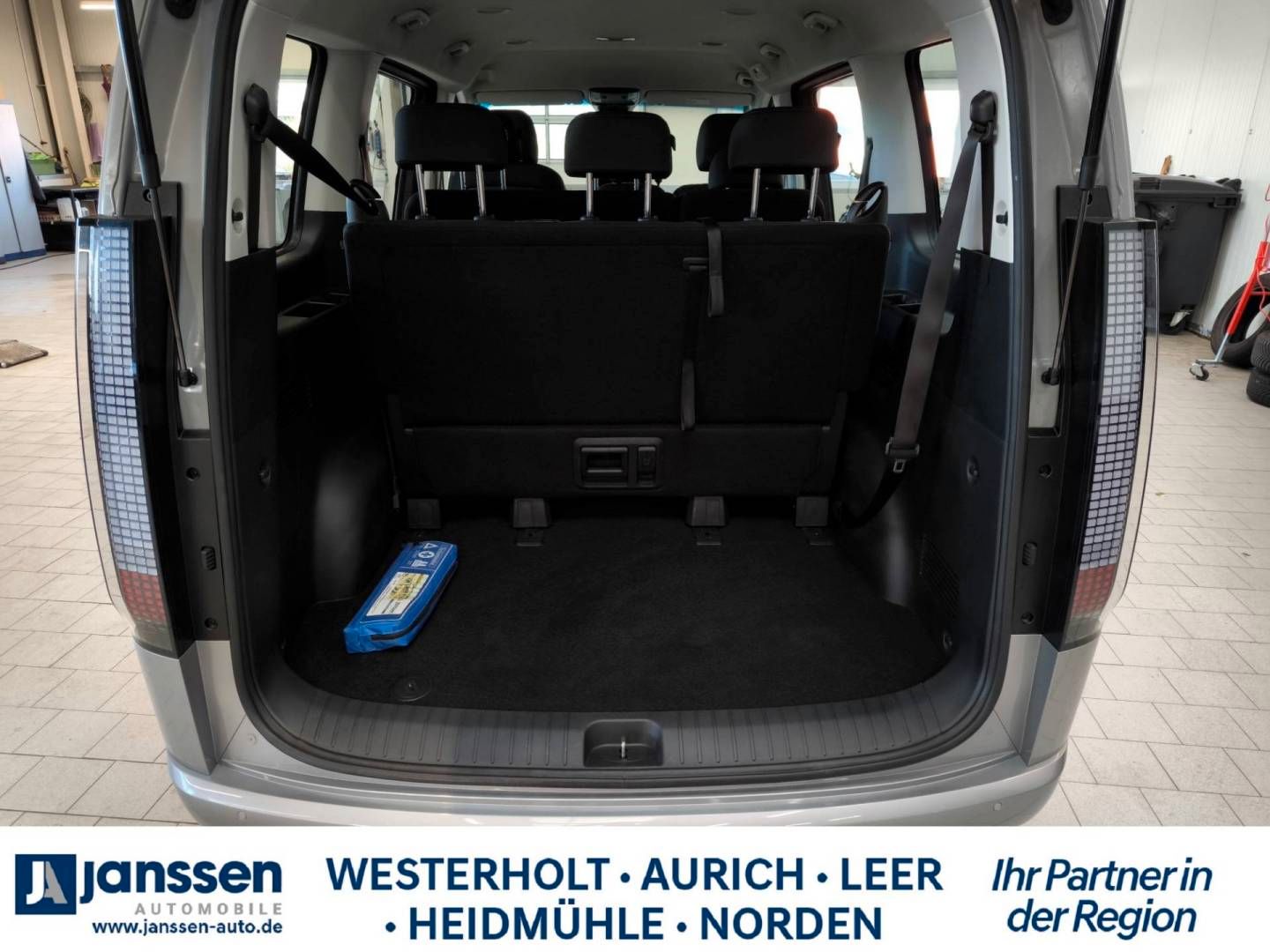 Fahrzeugabbildung Hyundai STARIA 9-Sitzer TREND/Automatik/PDC/Navi/Rückfah