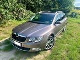 Skoda Superb 1.8 TSI DSG Elegance Combi AHK/PANORAMA - mit Benzin-Antrieb: Beige, Panorama-Dach, Kombi