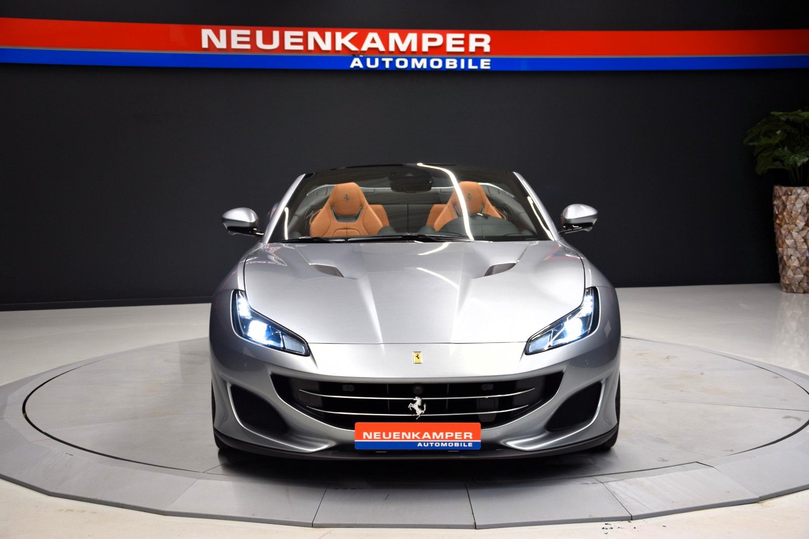 Fahrzeugabbildung Ferrari Portofino ACC Kamera Display Garantie  ADAS 1.Ha
