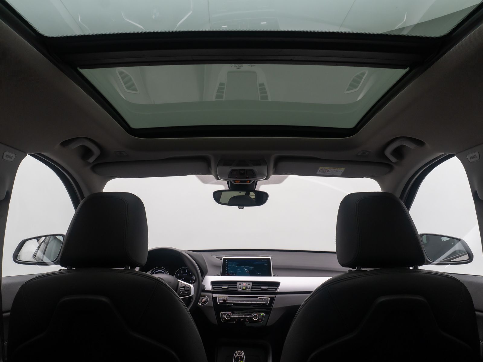 Fahrzeugabbildung BMW X1 xD18d Panorama Kamera DAB HiFi MSport Leder