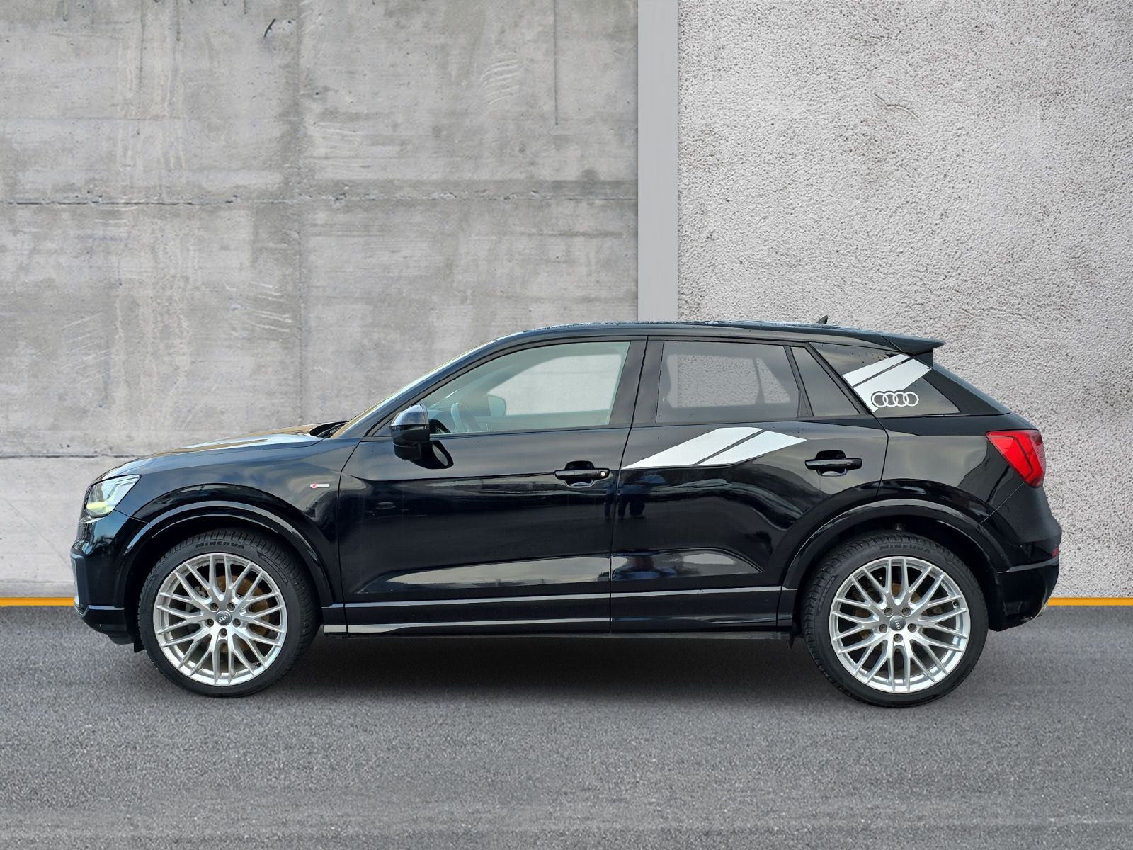 Fahrzeugabbildung Audi Q2 35 TFSI S line LED PANO STANDHZG LM19