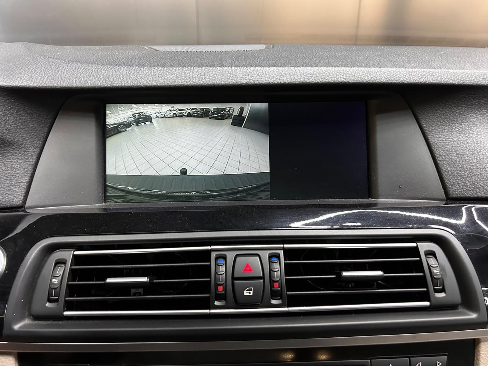 BMW 550i Touring | 408 ch | BVA | Affichage tête haute | Chauffage auxiliaire | Sièges chauffants avant/arrière | Soft Close | Attelage fixe