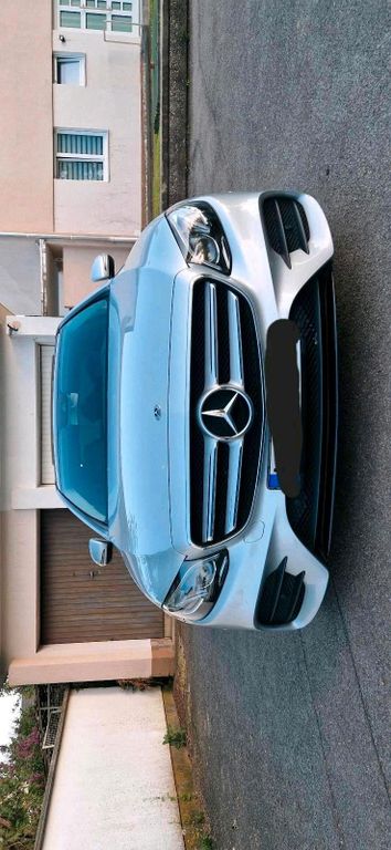 Image of Mercedes-Benz E 220