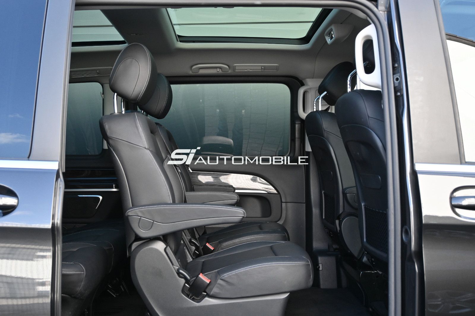 Fahrzeugabbildung Mercedes-Benz V 300 d 4Mat. Lang AVANTG. EDITION °PANO°STANDHZ