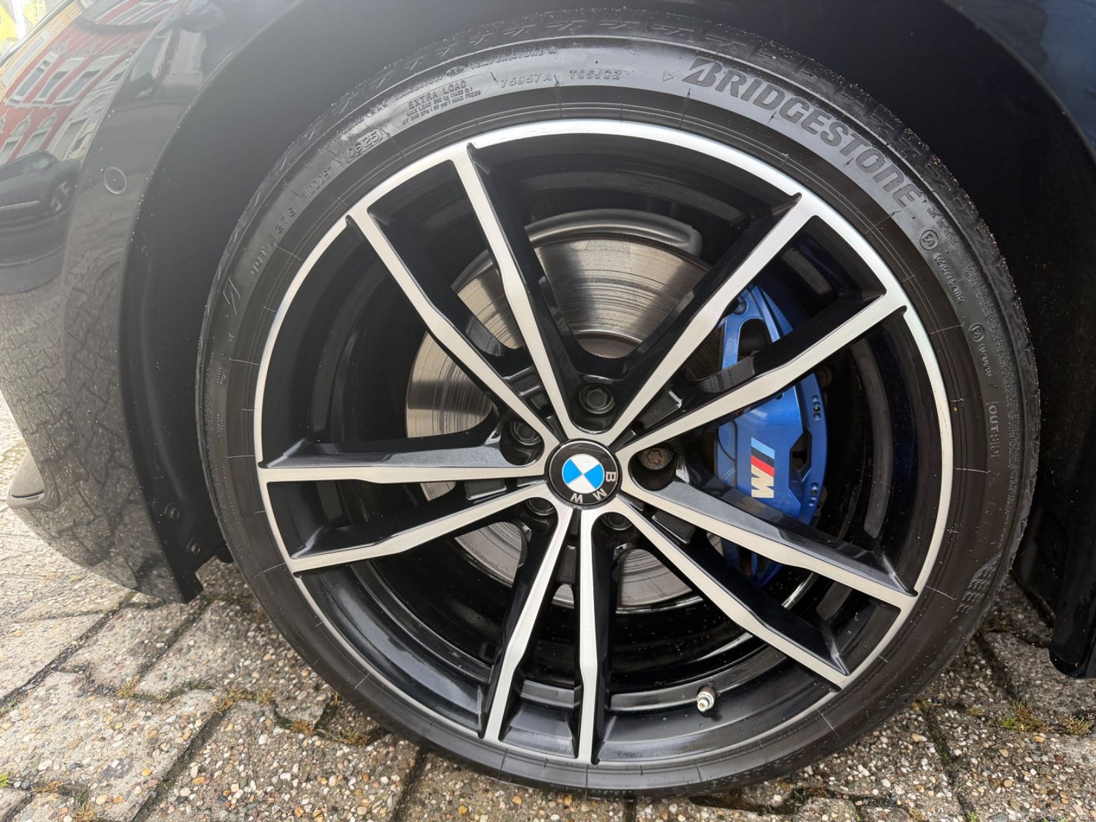 Fahrzeugabbildung BMW 330d xDrive Touring M SPORT PRO PANO STANDH. AHK