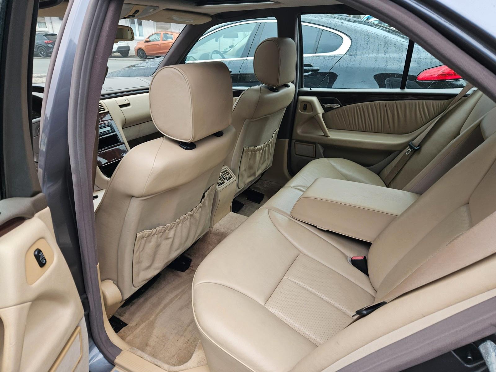 Mercedes-Benz E 220,Avantgarde,Leder,Klima,Alu,Schibedach