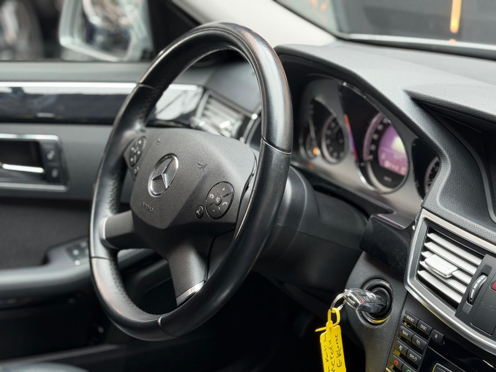 Mercedes-Benz E 200 E T-Modell  BlueEfficiency/LED/T-Leder/BT