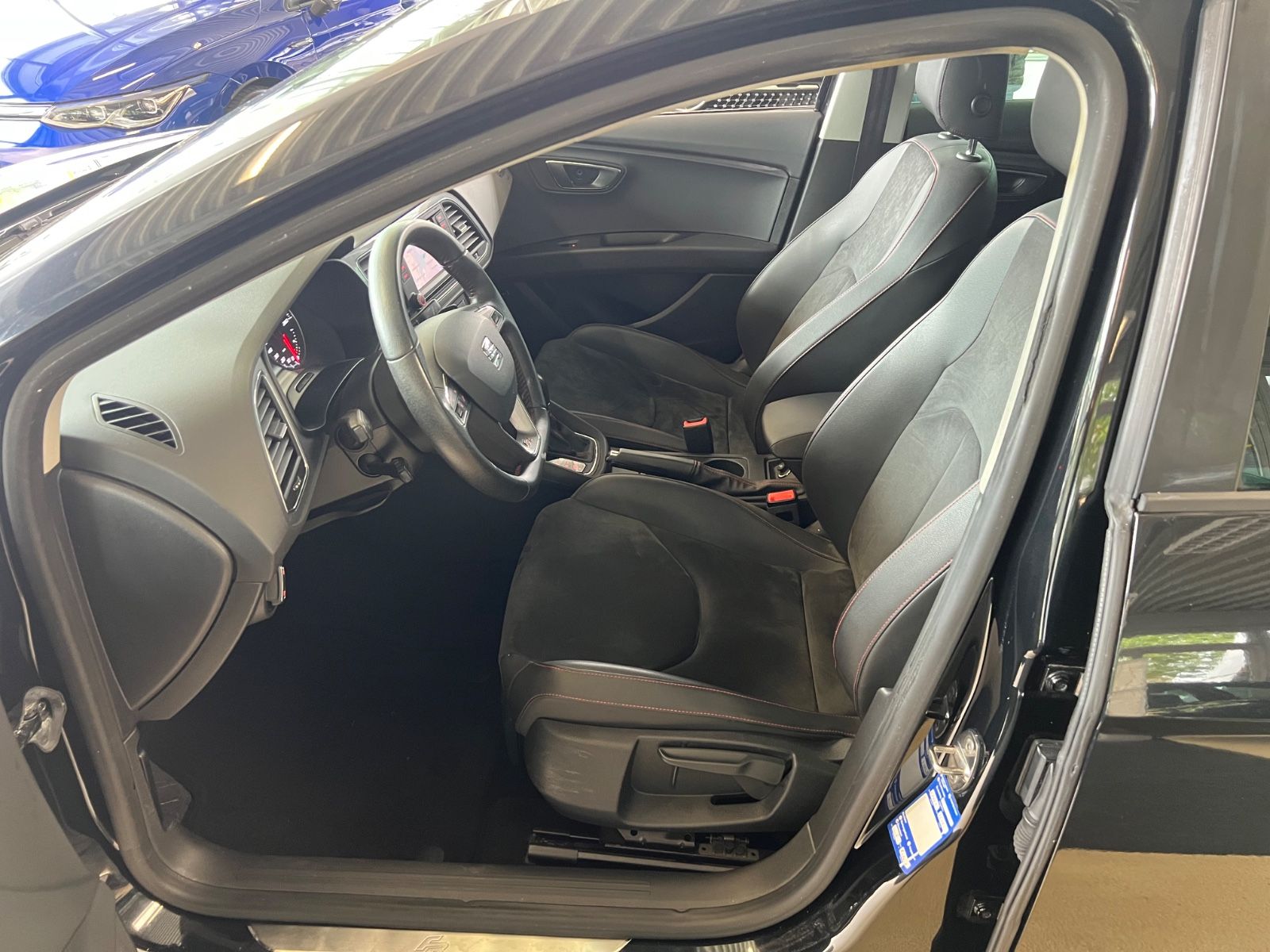 Fahrzeugabbildung SEAT Leon ST FR 2.0 TDI DSG AUTOMATIK *LED*1.HAND*