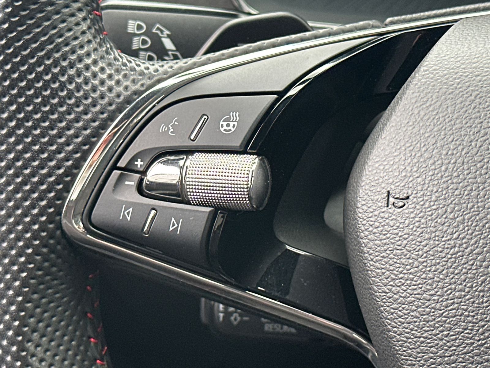 Fahrzeugabbildung SKODA Octavia Combi 2.0 TDI DSG RS Plus 4x4 NAV+MATRIX