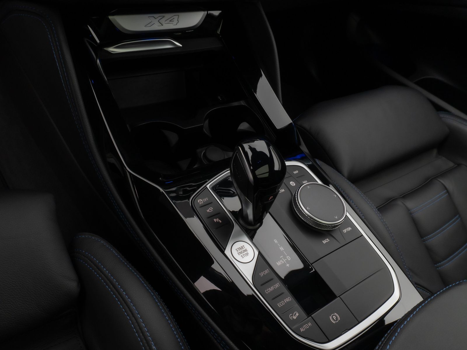 Fahrzeugabbildung BMW X4 xD30d M Sport Laser Panorama 360°HUD DAB HiFi