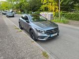 Mercedes-Benz GLA 220 d DCT -