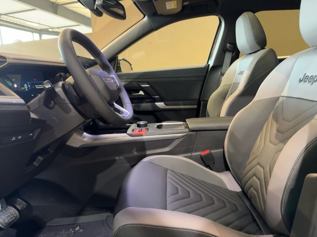 Fahrzeugabbildung Jeep Compass Elektro FIRST EDITION Sicherheits-Paket,