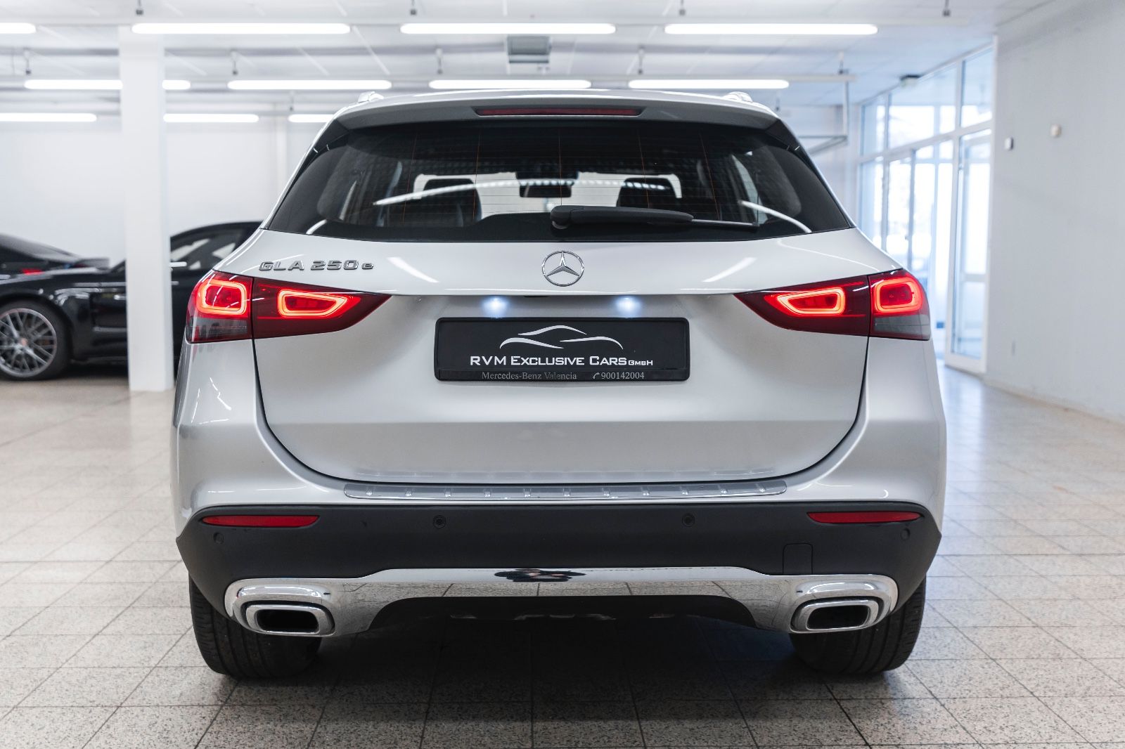 Fahrzeugabbildung Mercedes-Benz GLA 250e PLUG-IN ACC LED KAM TOTW KEYLESS GO NAV