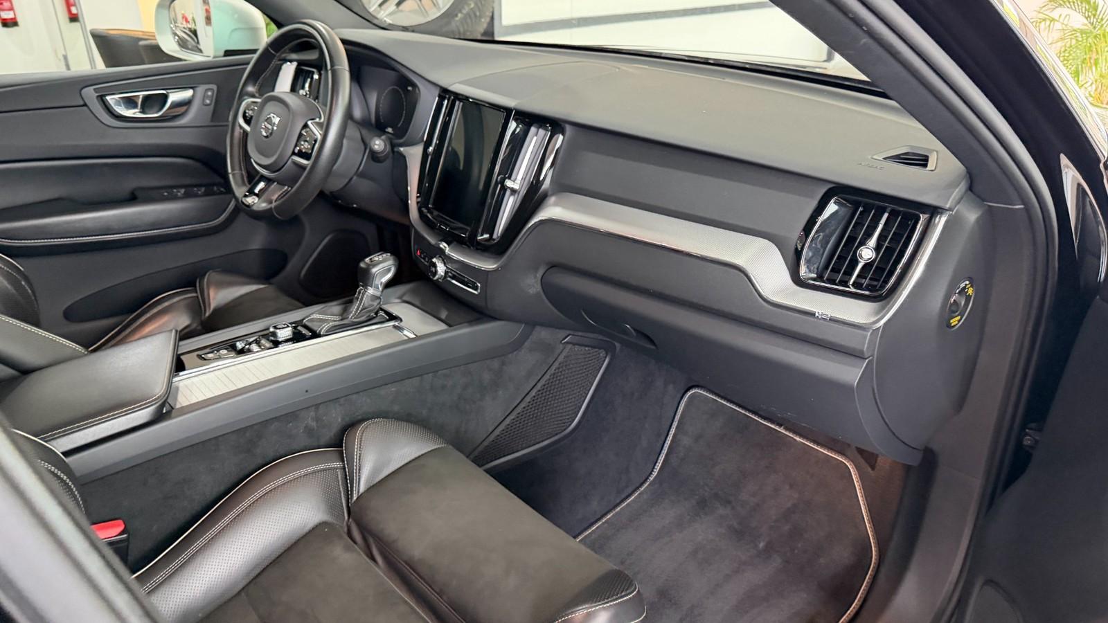 Volvo XC60 D5 AWD R Design Panorama*AHK