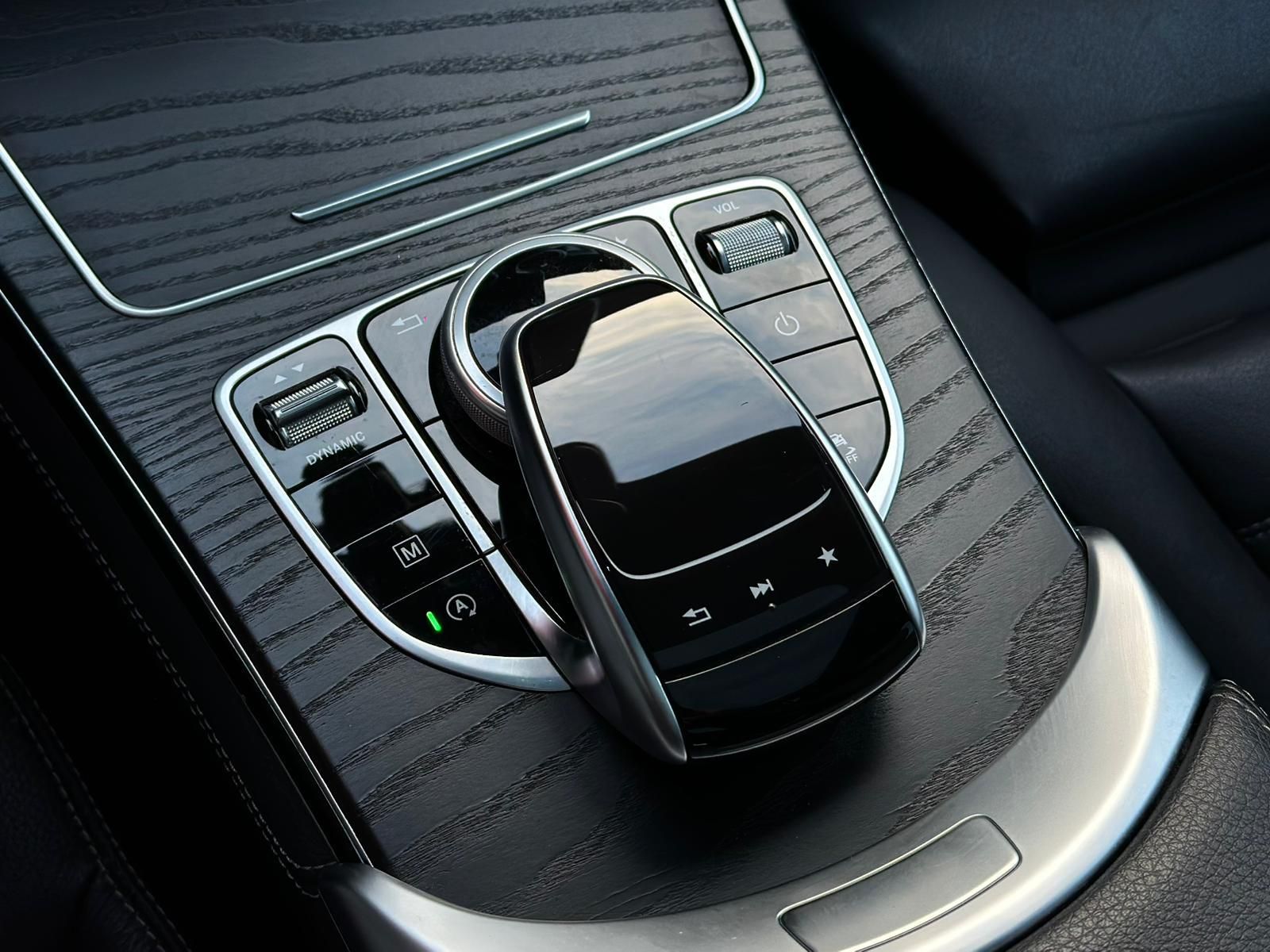 MERCEDES-BENZ GLC250d 4M AMG NIGHT* LED#SHZ#AHK#PANO#ACC#NAVI - Image 14