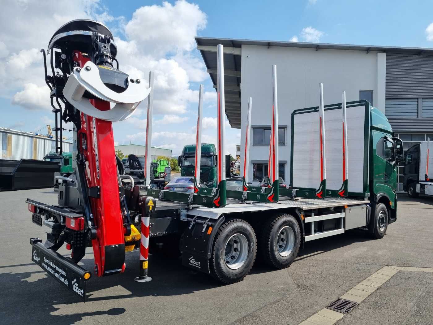 Fahrzeugabbildung Iveco X-WAY AS300X57ZP ON+ 6x4 Palfinger Epsilon M12 Z