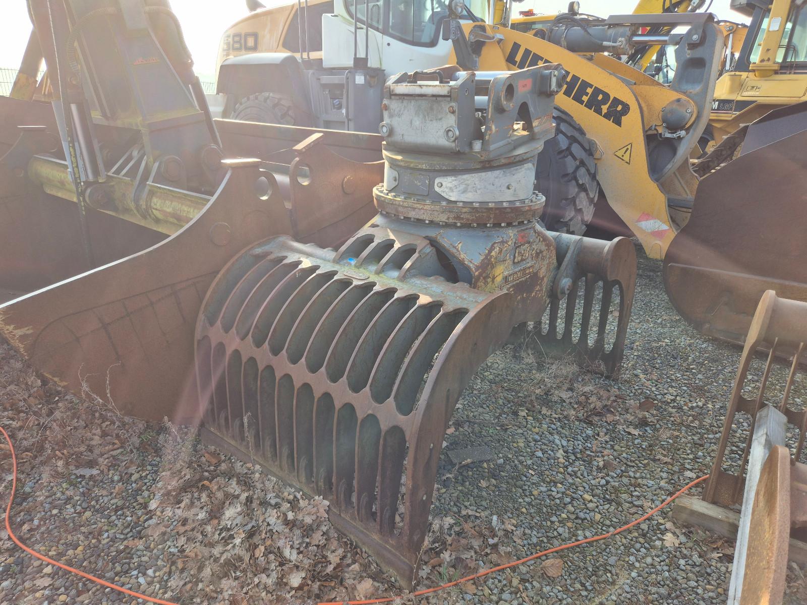 Liebherr SG 30 Sortiergreifer mit Likufix SW48, neue Schn