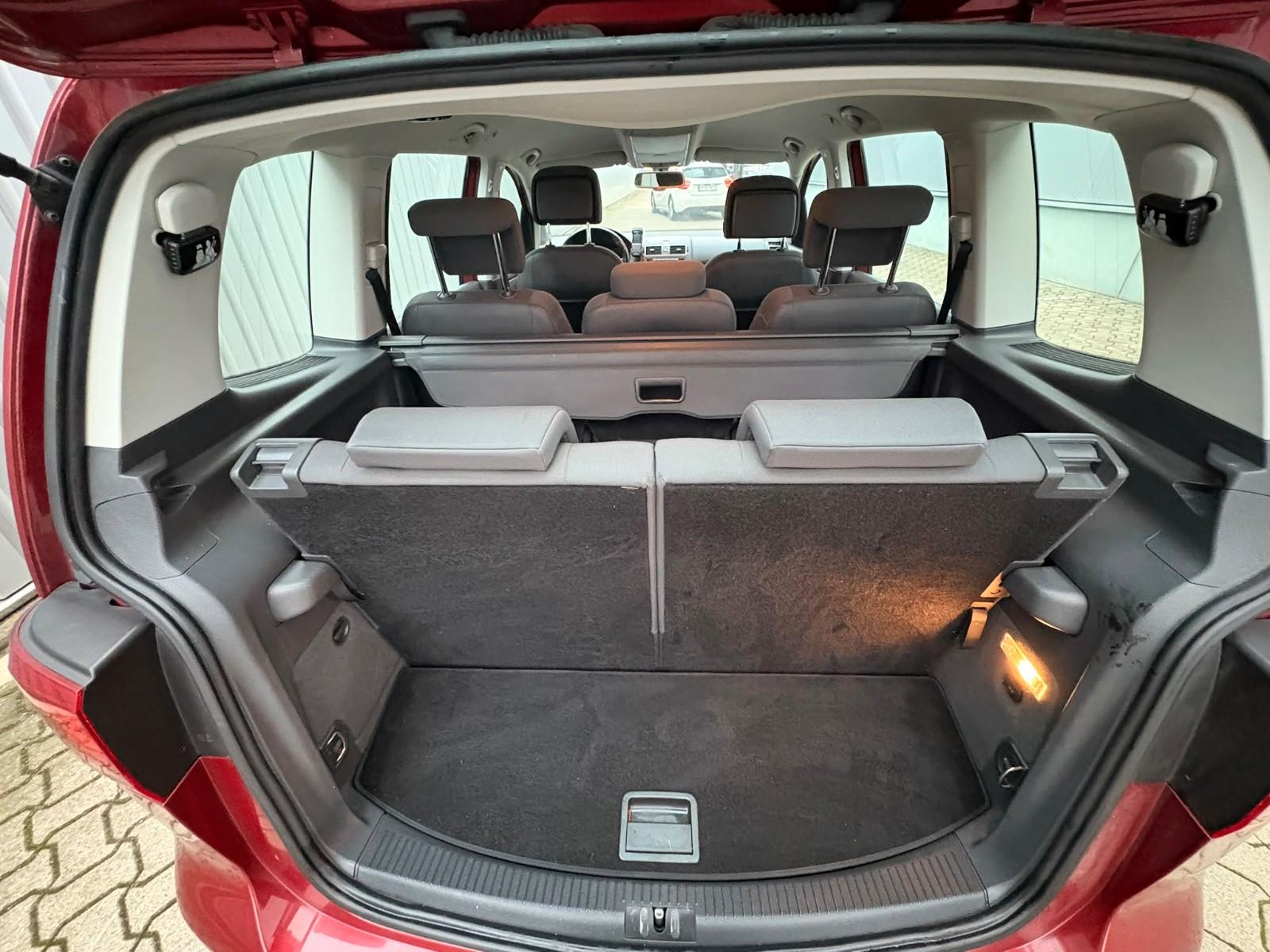 Volkswagen Touran 2014 — photo 11