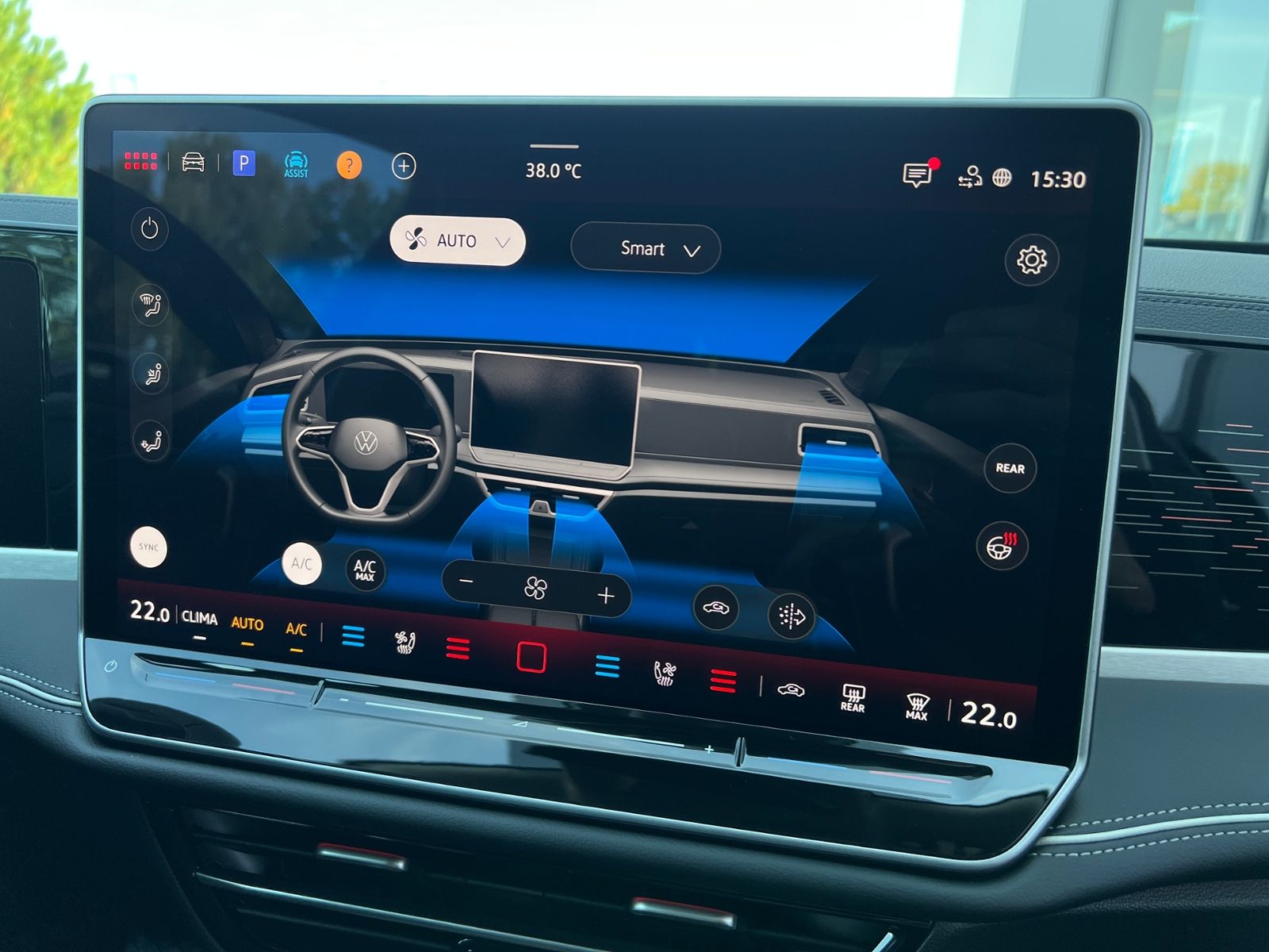 Fahrzeugabbildung Volkswagen Passat Variant Elegance 1.5 eTSI DSG *AHK,IQ-Lig