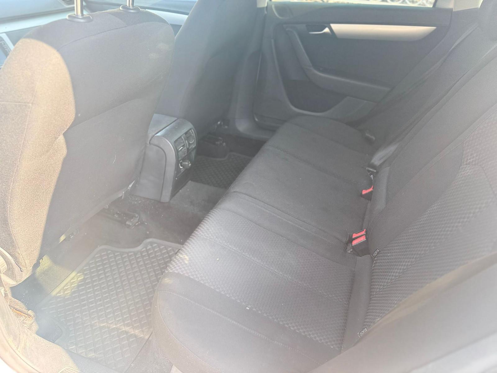 Volkswagen Passat 2012 — photo 8