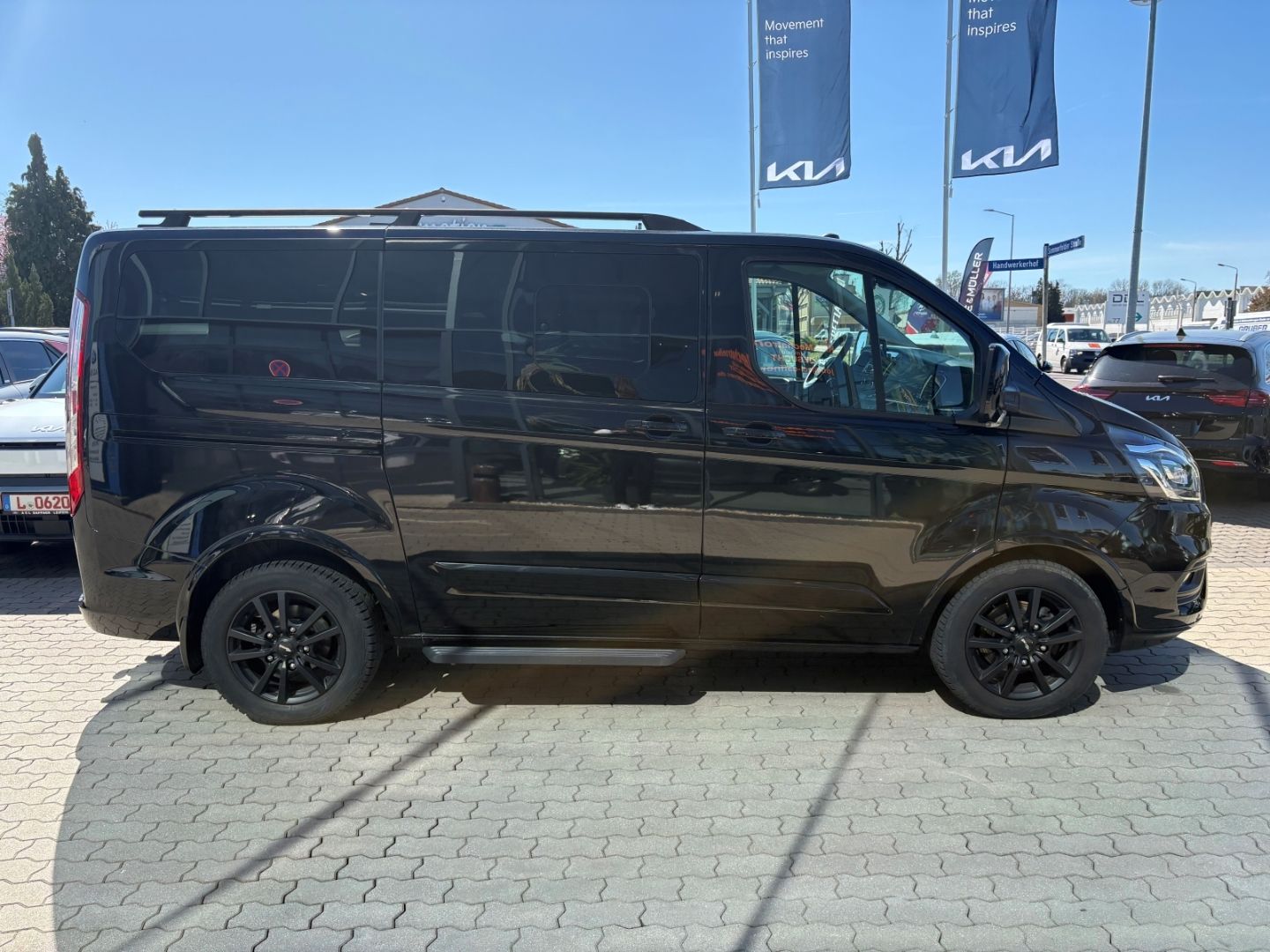 Fahrzeugabbildung Ford Tourneo Custom Kombi 320 L1 Titanium X AHK Behei