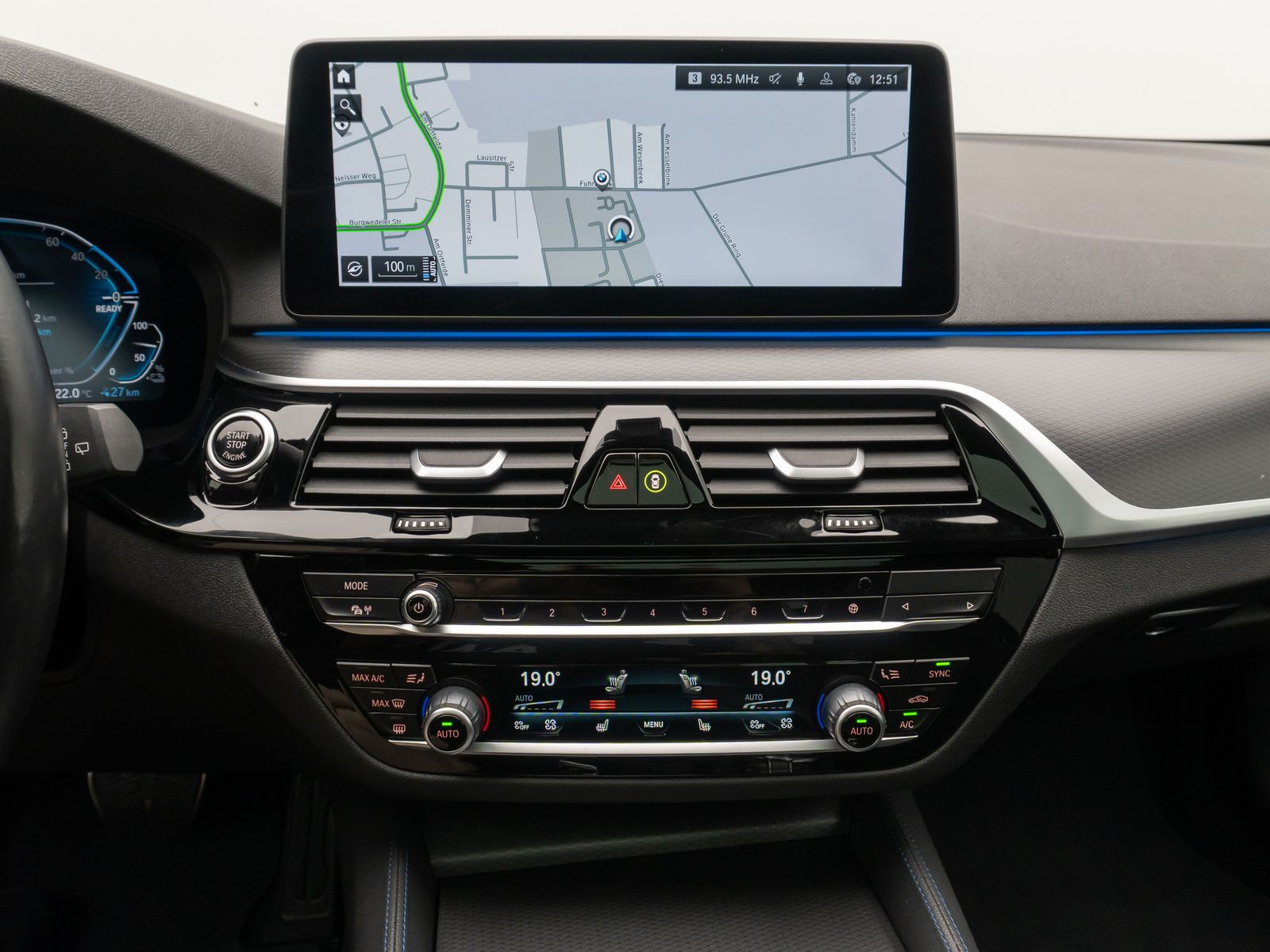 Fahrzeugabbildung BMW 530e xD M Sport DAB H/K HUD Panorama Laser AHK