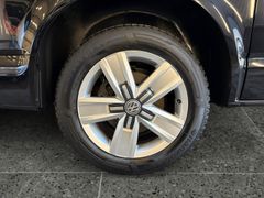 Fahrzeugabbildung Volkswagen T6 Multivan 150 PS 4MOTION NAVI KAMERA 3xKLIMA