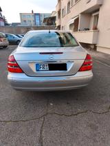Mercedes-Benz E 240 ELEGANCE Elegance - Mercedes-Benz E 240 mit Benzin-Antrieb