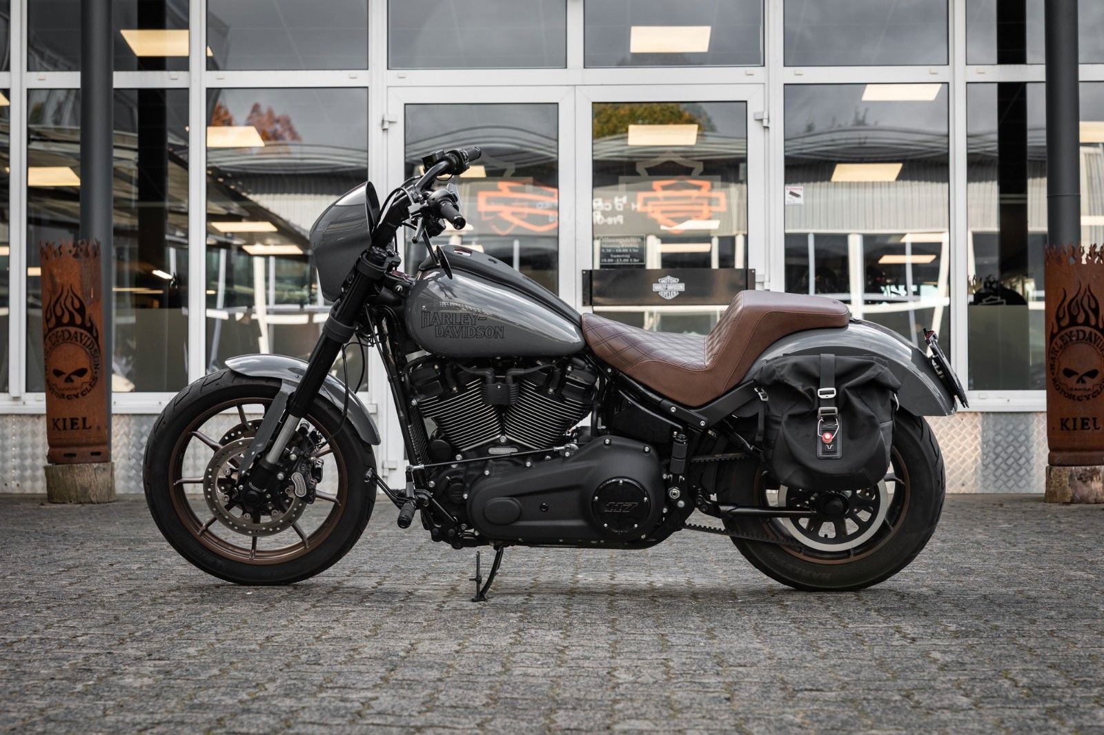 Fahrzeugabbildung Harley-Davidson FXLRS LOW RIDER S 117 CUI - JEKILL&HYDE -