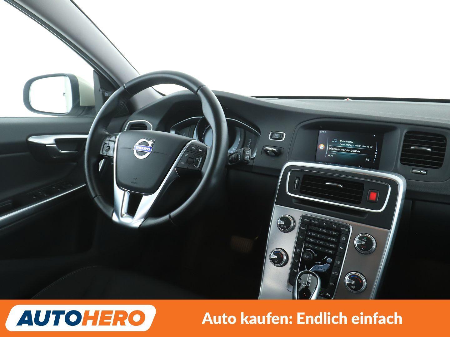 Volvo V60 2.0 T6 Momentum AWD Aut.*XENON*TEMPO*PDC*SHZ