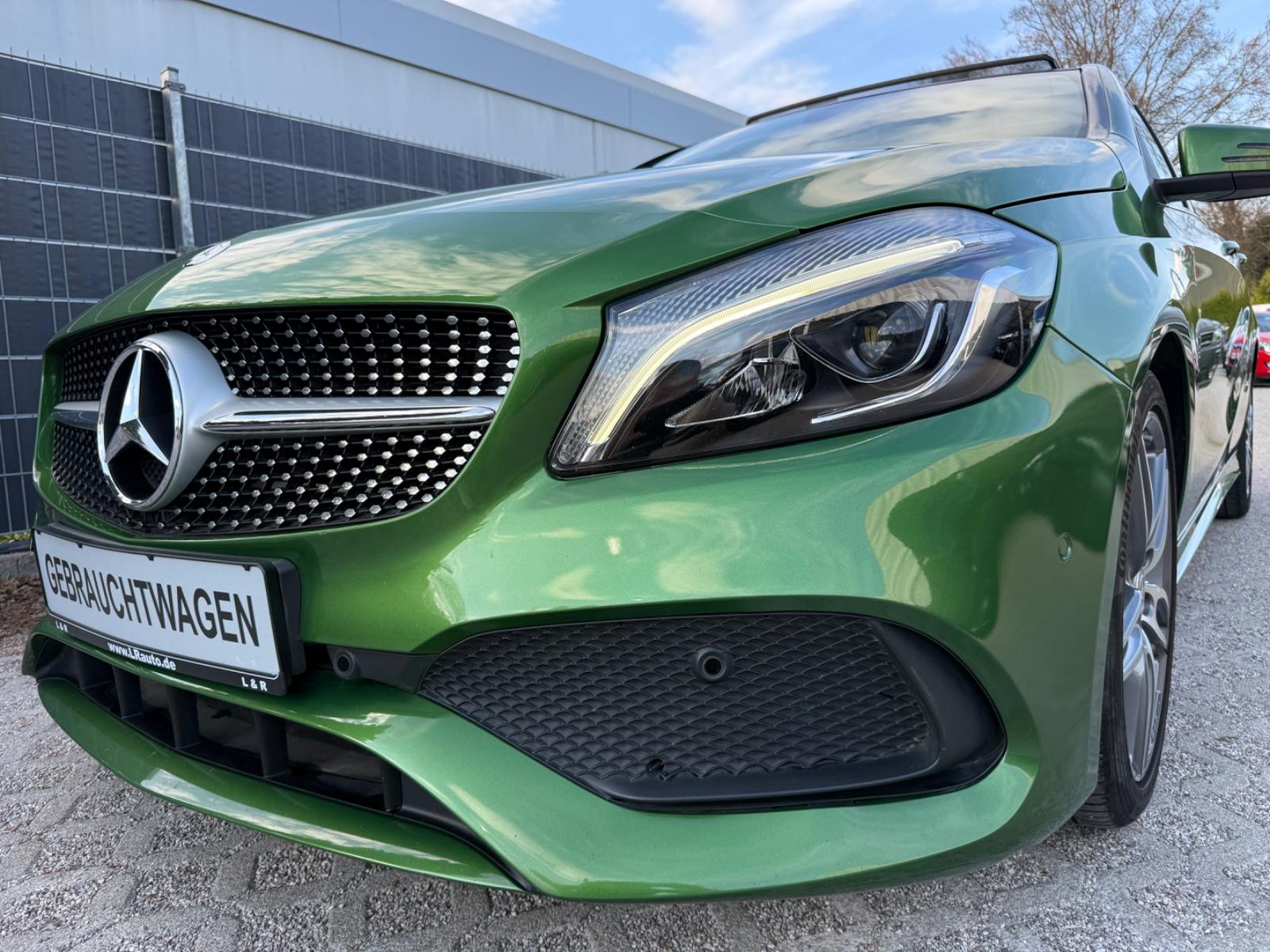 Mercedes-Benz A180 AMG Line Led Navi Leder Shz Pano Kam Pdc