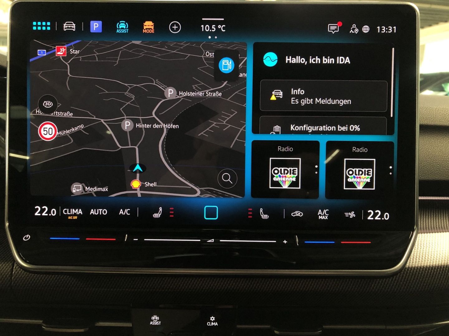 Fahrzeugabbildung Volkswagen Golf R-Line -Line 1.5 eTSI DSG Sportpaket HUD AH