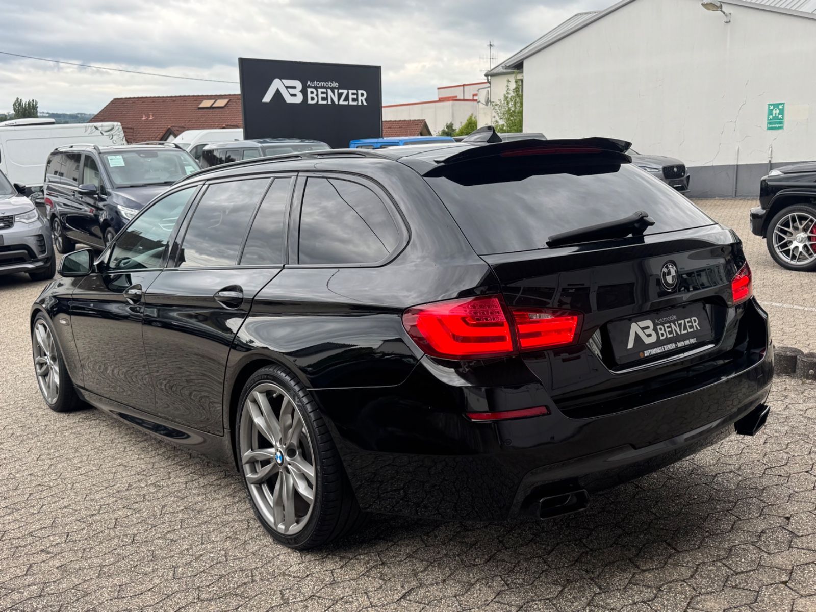Fahrzeugabbildung BMW 535 d M-Paket/Pano/Leder/R-Cam/ACC/Memory/HUD